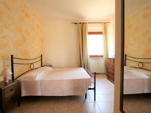 2 عدّة غرف نوم وسرير سفر وواي فاي مجانًا