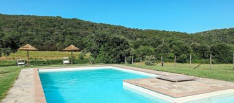 Cosy apartment in villa with WIFI, pool, TV, patio, pets allowed, panoramic view and parking