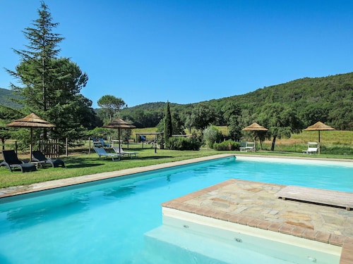 Cosy apartment in villa for 2 guests with WIFI, pool, TV, patio, pets allowed and panoramic view