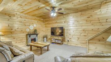 Fernseher, Kamin, Videospielkonsole