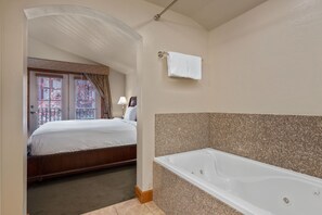 1 bedroom, iron/ironing board, Internet, bed sheets