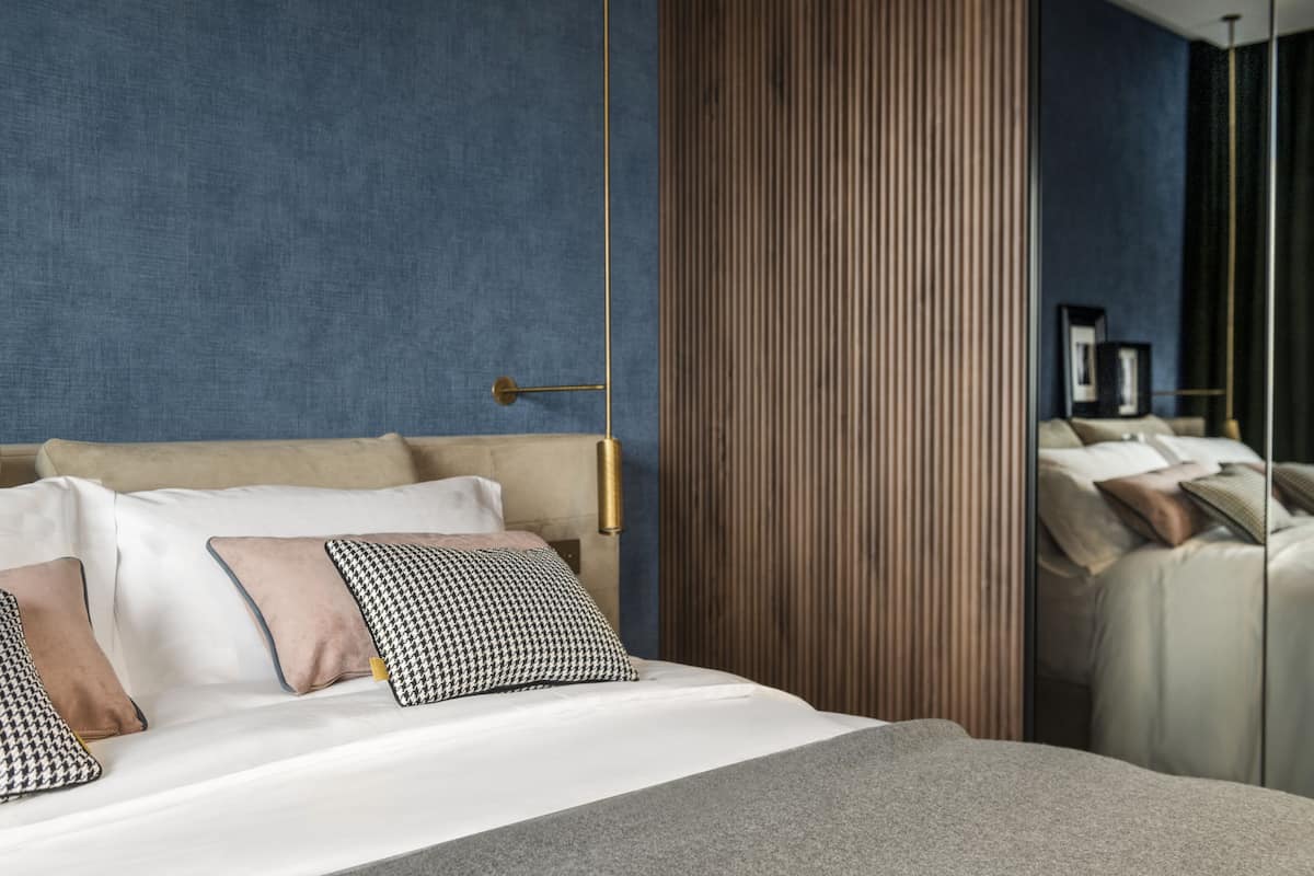 1 bedroom, Frette Italian sheets, premium bedding, down duvets