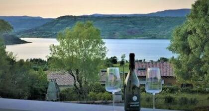 Contemporary villa T7 with breathtaking view of the lake