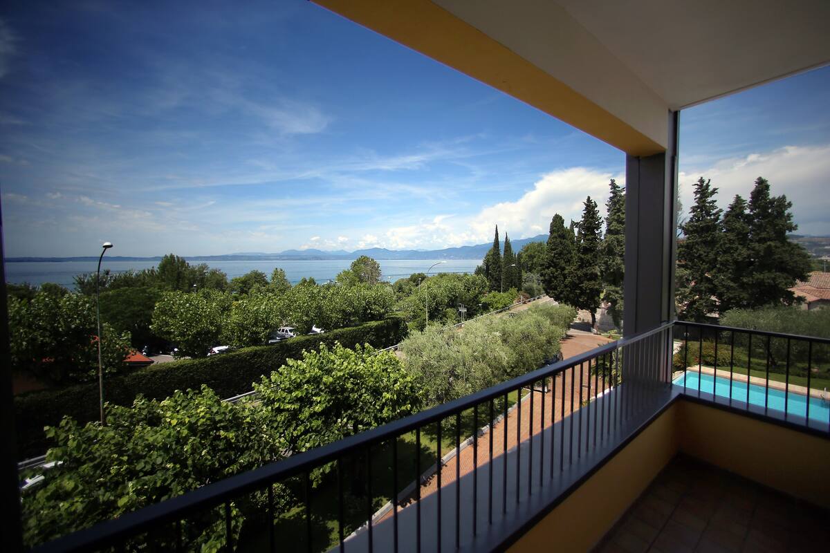 Comfort Double Room, Lake View | In-room safe, blackout drapes, soundproofing, WiFi (free)