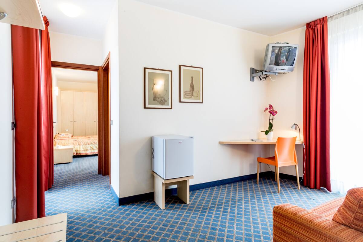 Family Room, Connecting Rooms | In-room safe, blackout drapes, soundproofing, WiFi (free)