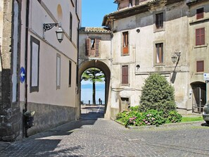 Exterior - Nice apartment in villa for 6 people with WIFI, pool, TV and terrace (Lake Bolsena)