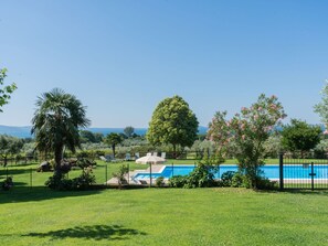 Pool - Cosy apartment in villa for 12 people with WIFI, pool, TV and terrace (Lake Bolsena)