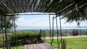 Outdoor dining - Lovely apartment for 4 people with A/C, WIFI, pool, TV and patio (San Lorenzo Nuovo)