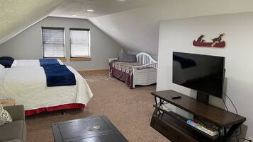 4 Schlafzimmer, Schreibtisch, Reisekinderbett, kostenloses WLAN