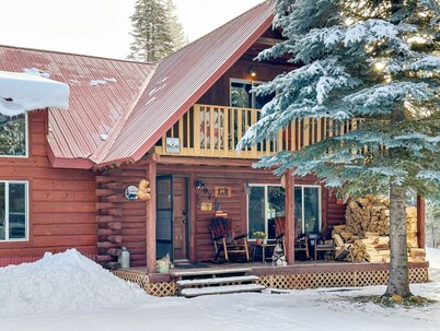 Hot Tub Cabin Near Lake | Pet-Friendly & Peaceful