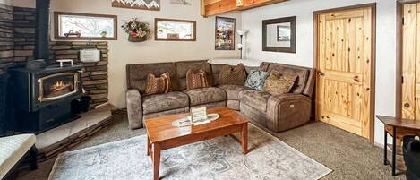 Smart-tv och eldstad