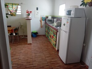 Fridge, microwave, oven, stovetop - THE FRUIT OF PASSION WITH SPA  (Baillif)
