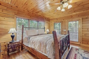 4 bedrooms, iron/ironing board, Internet, bed sheets