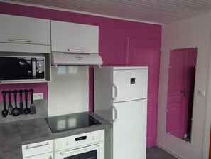 Microwave, dishwasher, coffee/tea maker, cookware/dishes/utensils - T3 apartment in the heart of Sables d'Olonne (Les Sables-d'Olonne)