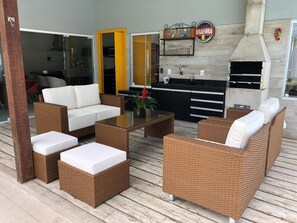 المنطقة المحيطة بالمنشأة