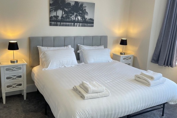 Standard Apartment, Private Bathroom (3A) | Premium bedding, down comforters, individually decorated