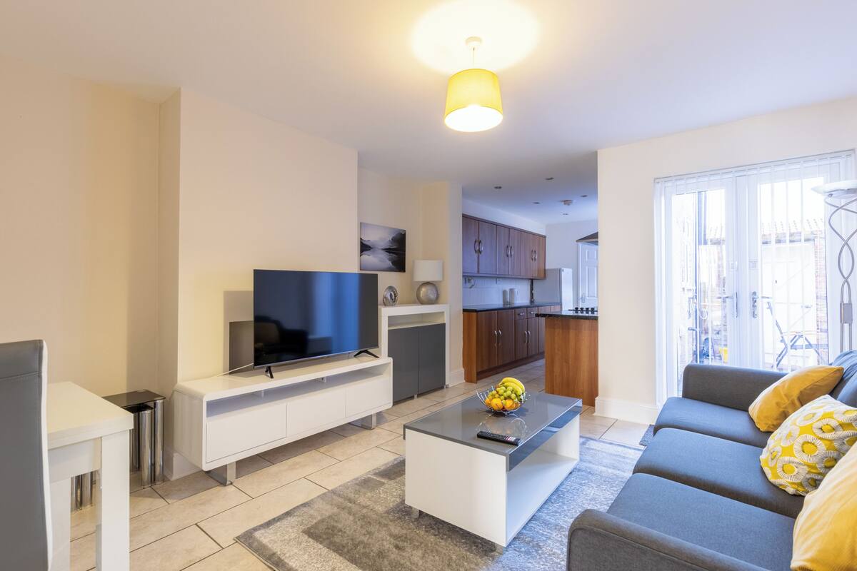 Panoramic Apartment, Private Bathroom | Living area | 50-inch Smart TV with digital channels, TV
