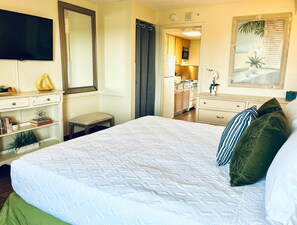 1 bedroom, desk, iron/ironing board, WiFi - Stunning Oceanfront Suite w Jetted tub! (Myrtle Beach)