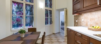 Belle Epoque II, luxury suite 50m to Main Square