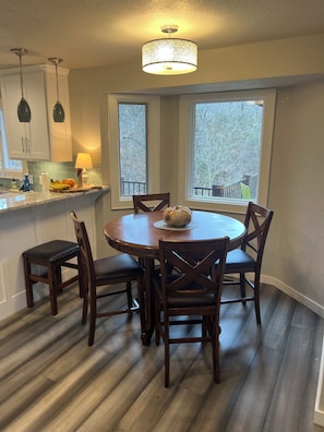 Dining - Base Camp in the Ozarks (Eureka Springs)