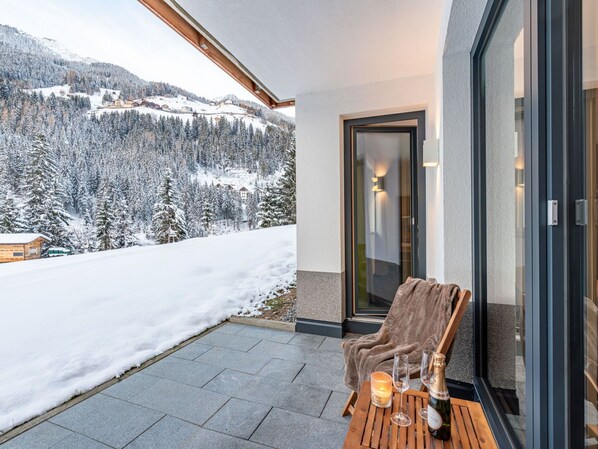 Terrace/patio - Lovely apartment for 15 guests with WIFI, TV and terrace (See)