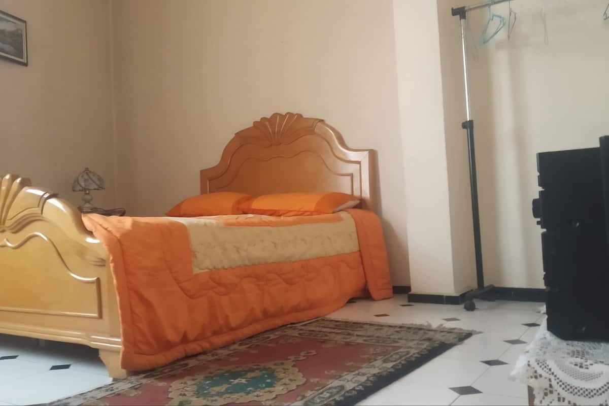 Chambre Double Confort, vue mer | Décoration personnalisée, espace de travail pour ordinateur portable