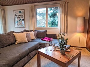 TV - Cosy apartment for 5 guests with WIFI, TV and terrace (Strada)