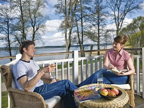 Property grounds - Nice apartment in villa for 8 people with internet, hot tub, TV, terrace and pets allowed (Fürstenwalde)