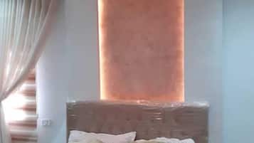 Habitación económica doble, baño compartido | Wifi gratis y ropa de cama