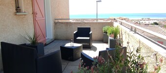 House 6 people panoramic sea view terrace, solarium and garage. Near beach