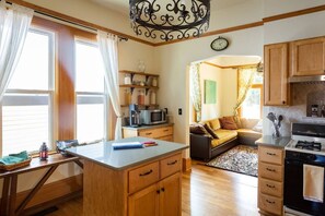 Fridge, microwave, dishwasher, coffee/tea maker