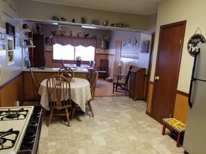 Interior - LAKE SHELBYVILLE KIMBLE'S FARMHOUSE.  SLEEPS 9 (Lakewood)
