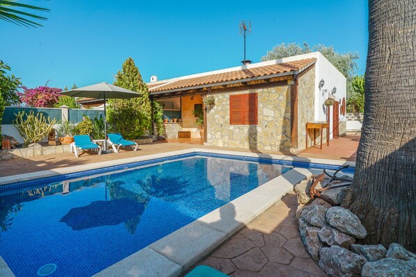 Pool - Cozy house with pool, near the wonderful beaches of Alcudia (Alcúdia)