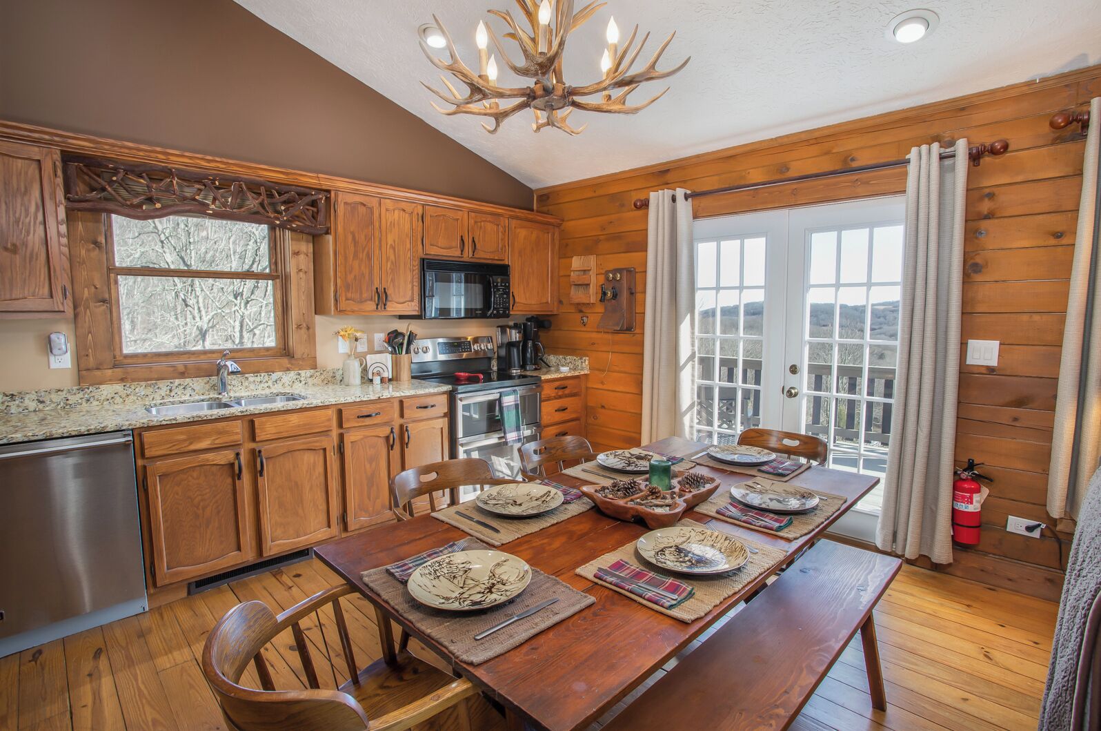 冰箱、微波炉、烤箱、炉灶