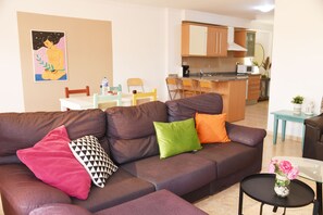 Smart TV, books - Las Nasas 1º, Cozy apartment near the beach (Arinaga)