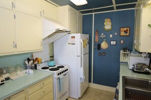Microwave, oven, stovetop, coffee/tea maker