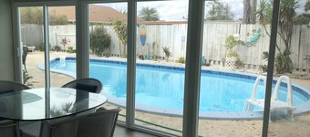 Tropiskt paradis - Lyssna på havet - 5 bäddsrum 3 badrum