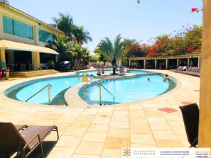 Indoor pool, outdoor pool - Lacqua di Roma Hotel with Water Park and Flats complete with Kitchen (Caldas Novas)