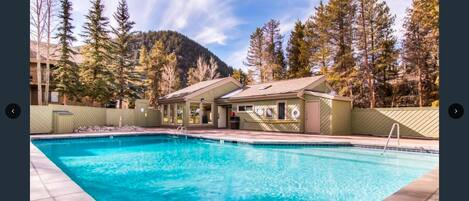 Piscine extérieure, piscine chauffée