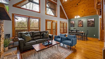 Smart TV, fireplace, Hulu