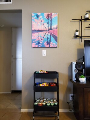 Interior - Pet friendly Huge Paved Patio w/Spa: Old Town Scottsdale (Scottsdale)