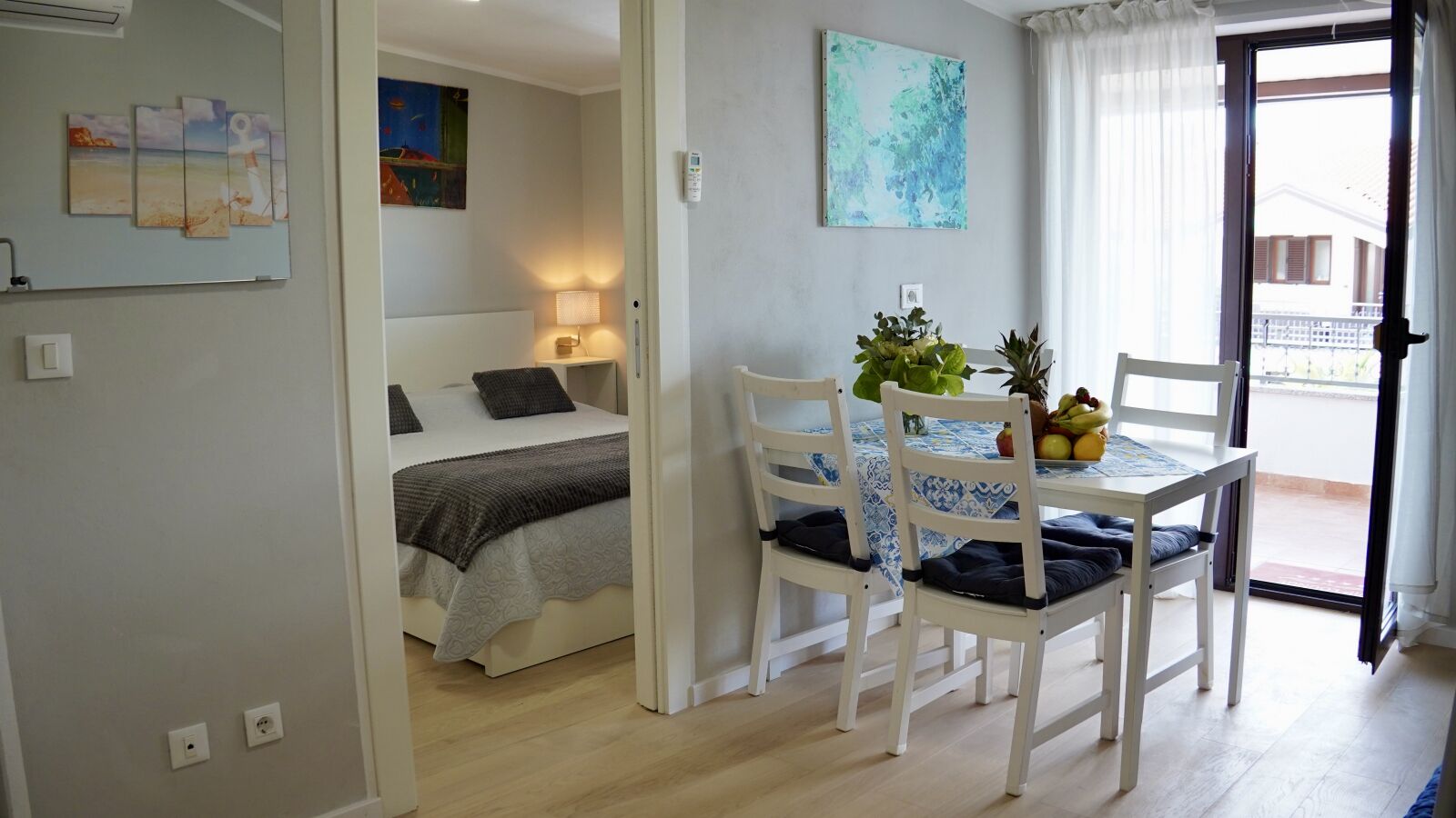 2 bedrooms, in-room safe, iron/ironing board, free WiFi