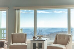 Interior - WINTERGREEN RESORT HOME WITH BLUE RIDGE VIEWS (Wintergreen Resort)