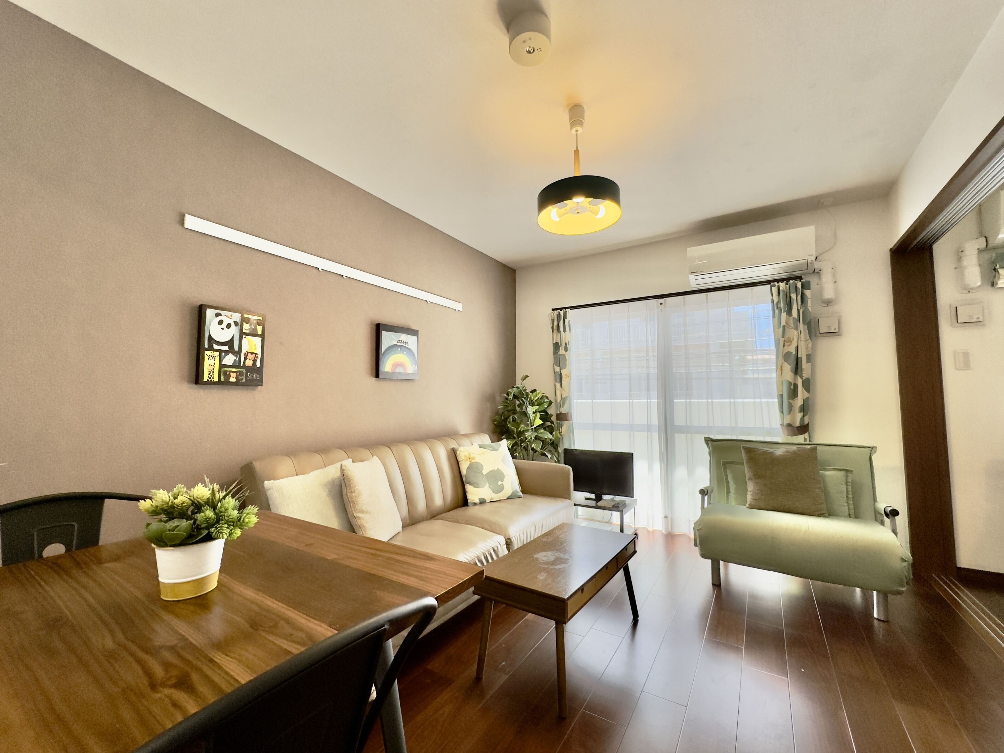 Căn hộ | Khu phòng khách | TV màn hình phẳng 