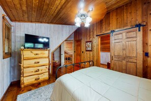 3 bedrooms, iron/ironing board, Internet, bed sheets