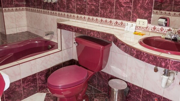 تجهيزات دش، مناشف، صابون، شامبو