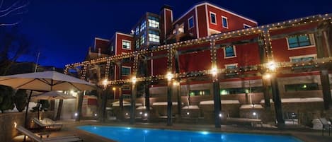 Piscine couverte, piscine extérieure