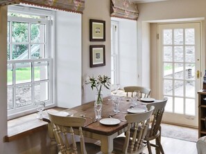 تناول الطعام