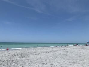 A beach with clear skies and calm waters. - Dolphins, Sunsets & Waterfront Living – Heated Pool + Dock & Kayaks Near Beaches (Englewood)