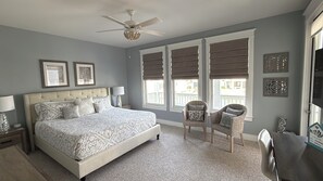 3 bedrooms, desk, iron/ironing board, free WiFi